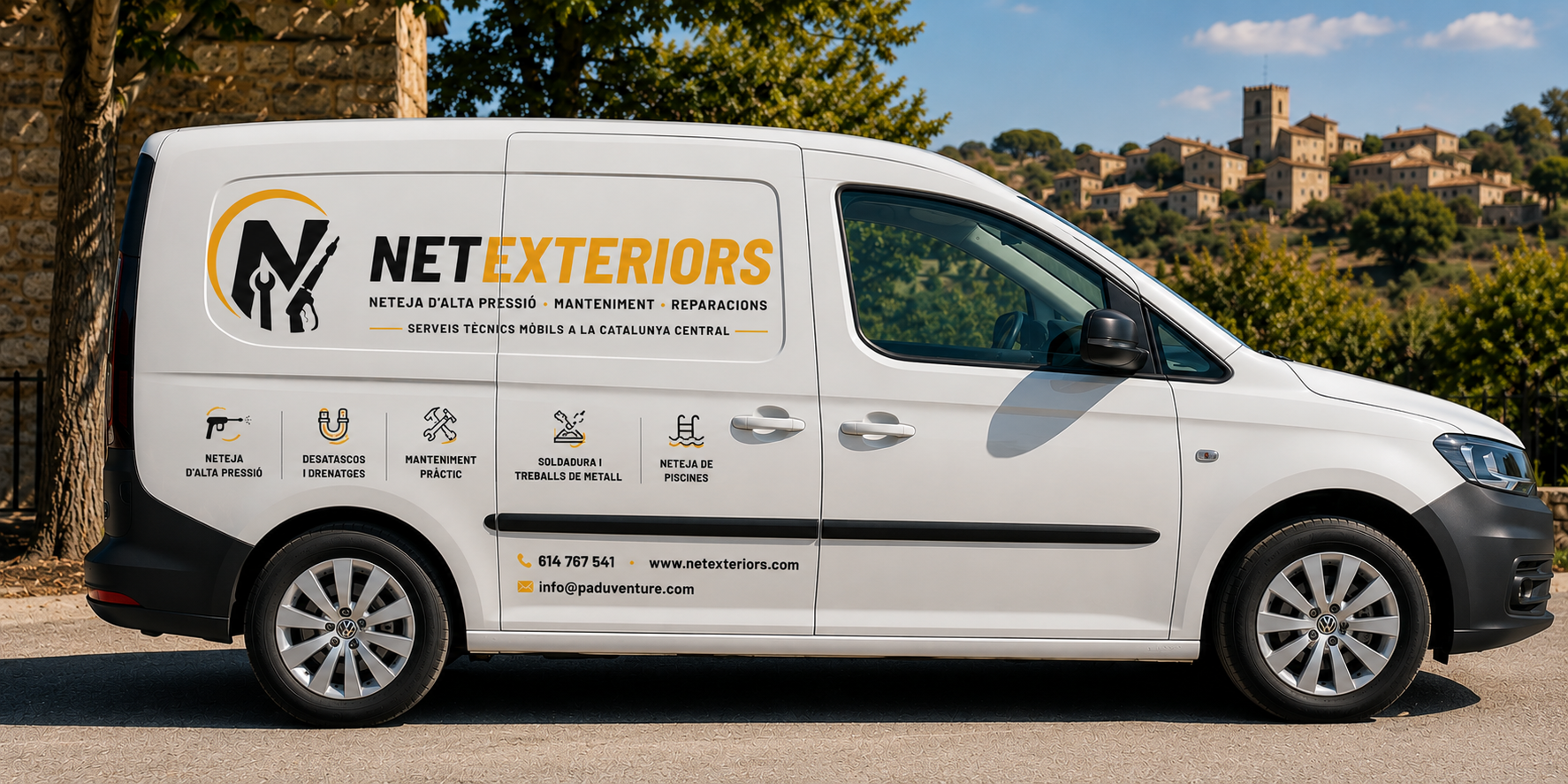 Furgoneta Netexteriors amb el logotip a la Catalunya Central